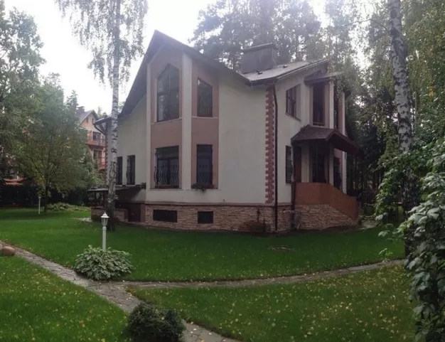 дом  в КП Осень-1, 2 км от МКАД