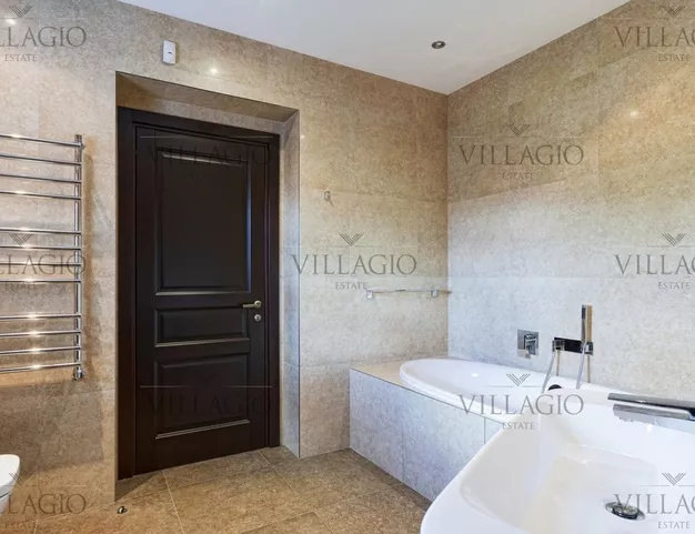 дом  в КП Величъ, 39 км от МКАД