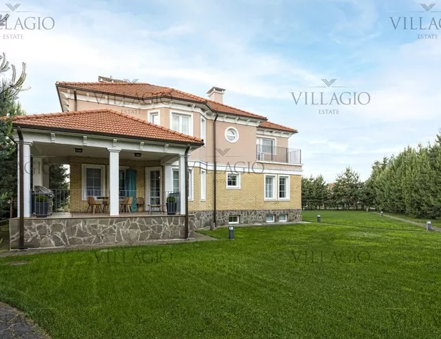 дом  в КП Величъ, 39 км от МКАД