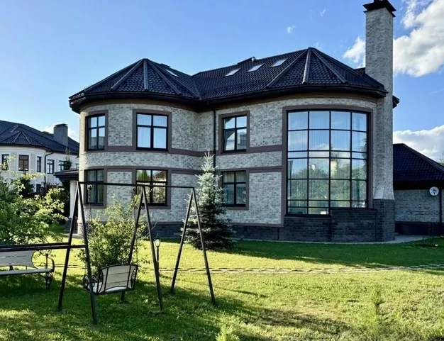 дом  в КП Монтевиль, 23 км от МКАД