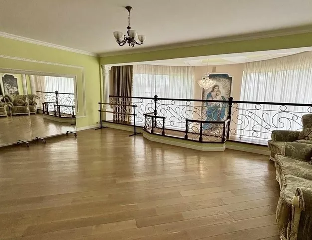 дом  в КП Монтевиль, 23 км от МКАД