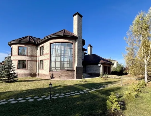 дом  в КП Монтевиль, 23 км от МКАД