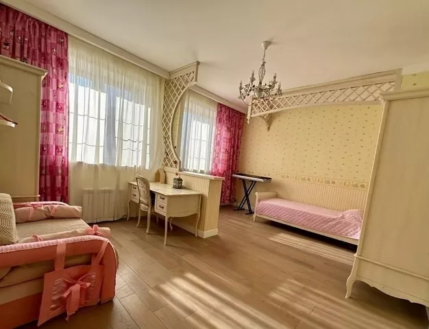 дом  в КП Монтевиль, 23 км от МКАД