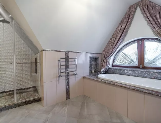 дом  в КП Довиль, 11 км от МКАД