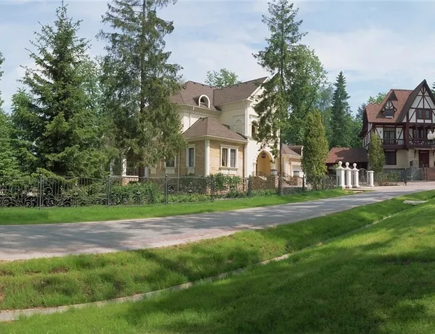 участок  в КП Николино, 23 км от МКАД