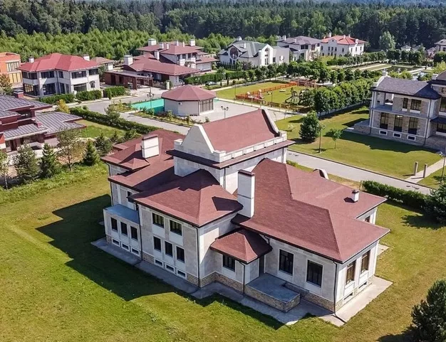 дом  в КП Шато Соверен, 16 км от МКАД