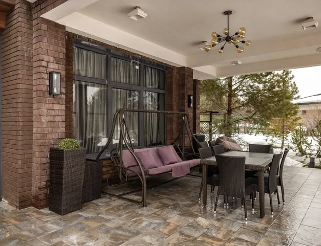 дом  в КП Резиденции Бенилюкс, 19 км от МКАД