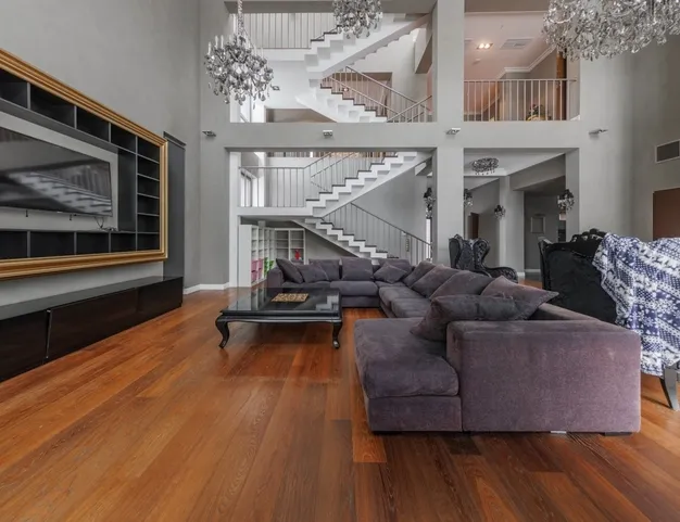 дом  в КП Резиденции Бенилюкс, 19 км от МКАД