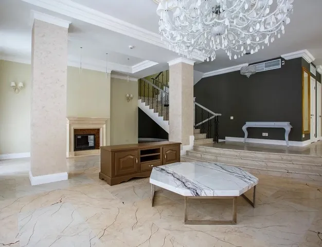 дом  в КП Резиденции Бенилюкс, 19 км от МКАД