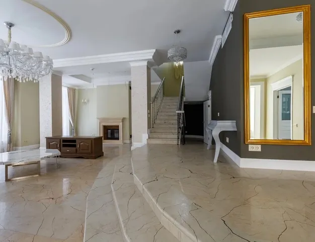 дом  в КП Резиденции Бенилюкс, 19 км от МКАД