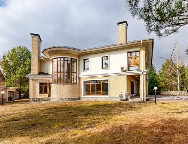 дом  в КП Резиденции Бенилюкс, 19 км от МКАД