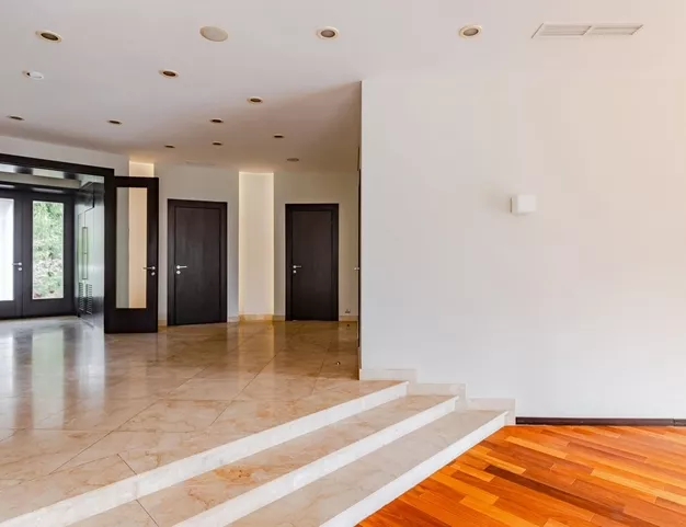 дом  в КП Резиденции Бенилюкс, 19 км от МКАД