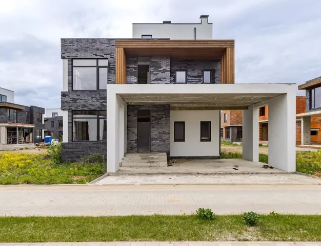 дом  в КП Хюгге Хаус, 7 км от МКАД