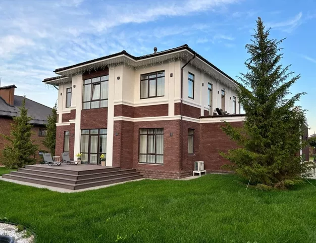 дом  в КП Новорижский, 19 км от МКАД