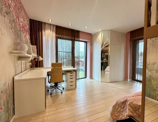 дом  в КП Лес и река, 14 км от МКАД