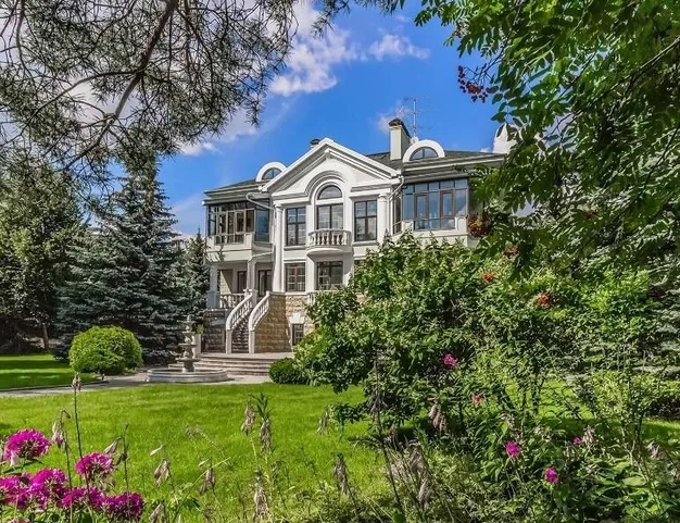 дом  в КП Лапино-Град, 18 км от МКАД