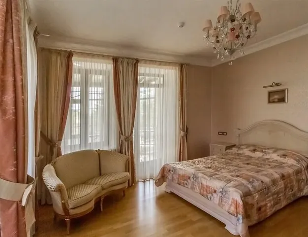 дом  в КП Лапино-Град, 18 км от МКАД