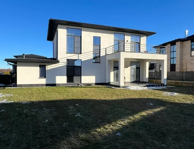 дом  в КП Павловы Озера, 14 км от МКАД