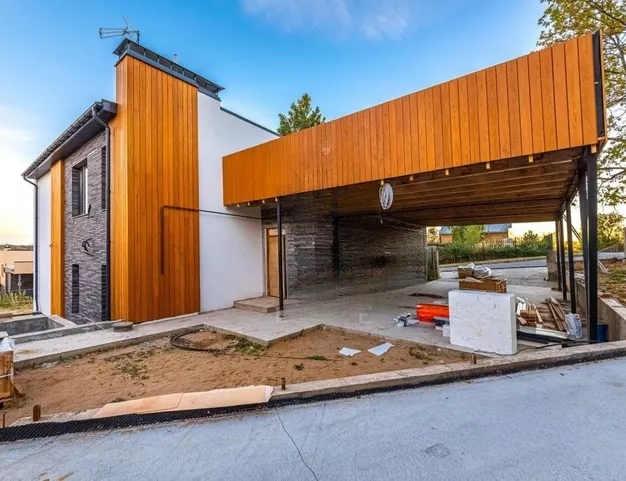 дом  в КП Лужки, 33 км от МКАД