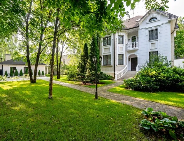 дом  в КП Новь, 6 км от МКАД