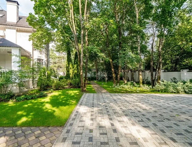 дом  в КП Новь, 6 км от МКАД