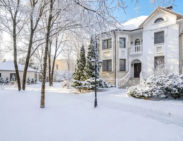 дом  в КП Новь, 6 км от МКАД