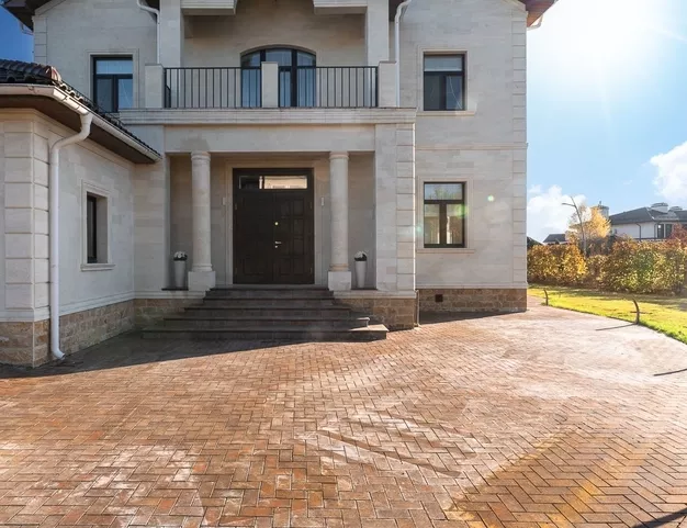 дом  в КП Монтевиль, 23 км от МКАД