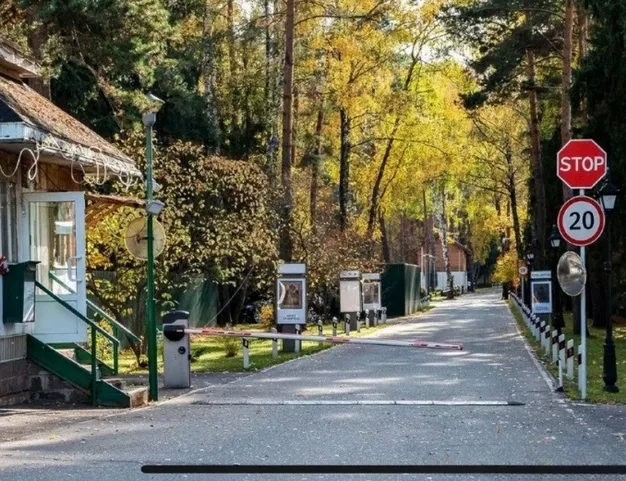 участок  в КП Успенские Дачи УПДП, 20 км от МКАД