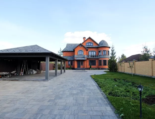 дом  в КП Захарково, 10 км от МКАД
