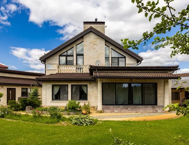 дом  в КП Новорижский, 19 км от МКАД