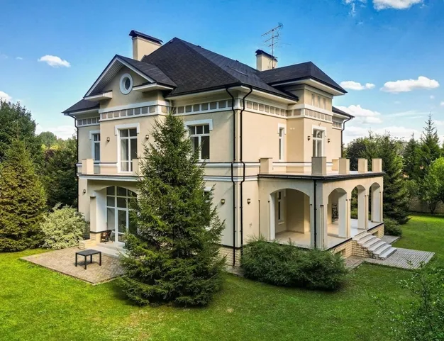 дом  в КП Горки-8, 16 км от МКАД