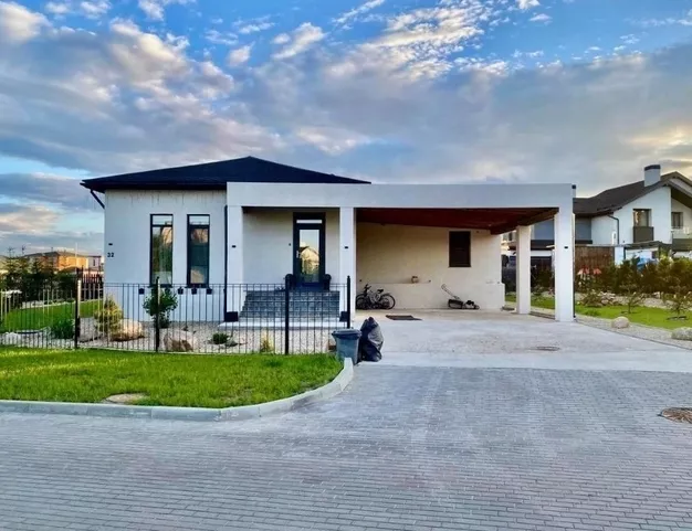 дом  в КП Павловы Озера, 14 км от МКАД