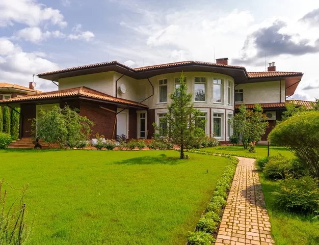 дом  в КП Благодать, 30 км от МКАД