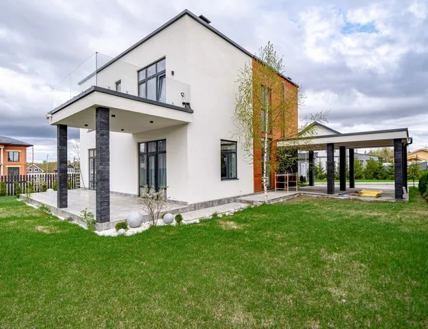 дом  в КП Павловы Озера, 14 км от МКАД