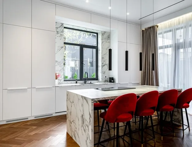 дом  в КП Павловы Озера, 14 км от МКАД