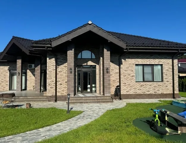 дом  в КП Лес и река, 14 км от МКАД