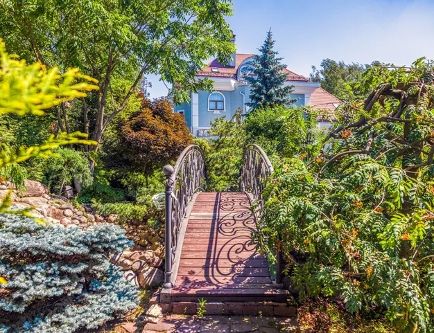 дом  в КП Береста, 2 км от МКАД