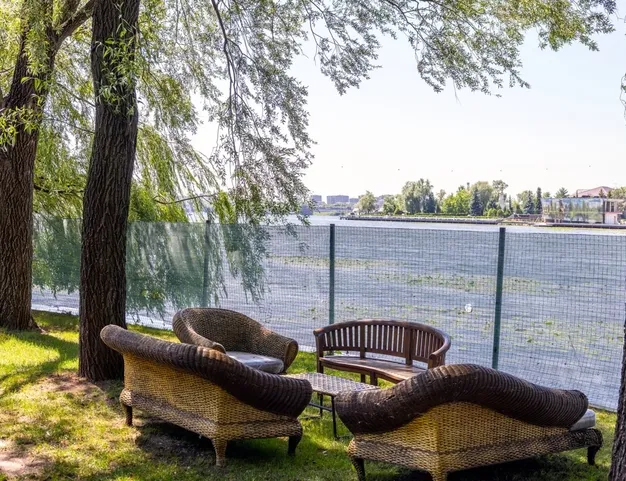 дом  в КП Береста, 2 км от МКАД