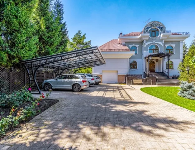 дом  в КП Береста, 2 км от МКАД