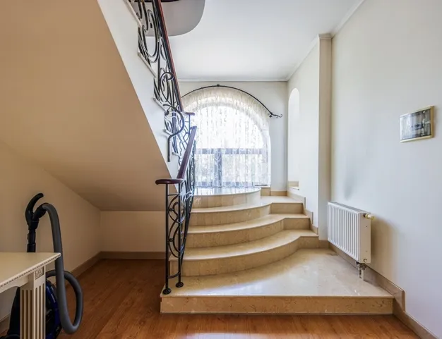 дом  в КП Береста, 2 км от МКАД