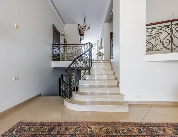 дом  в КП Береста, 2 км от МКАД