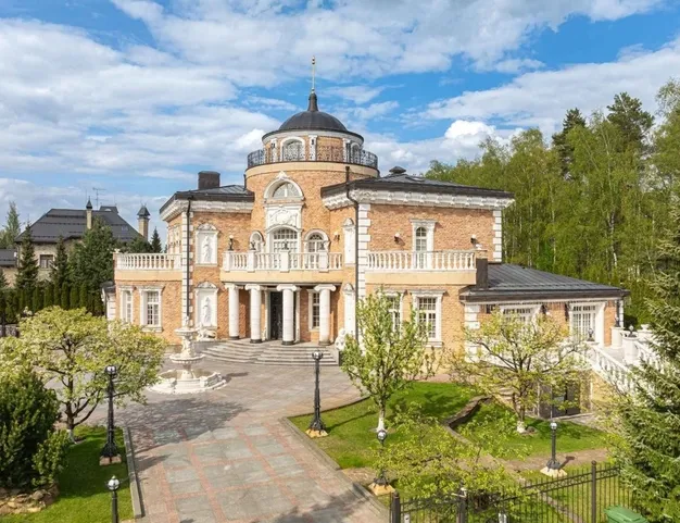 дом  в КП Третья Охота, 10 км от МКАД