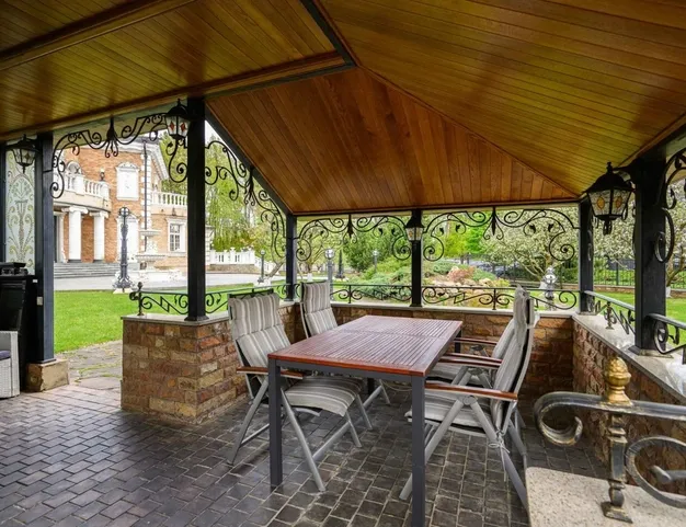 дом  в КП Третья Охота, 10 км от МКАД