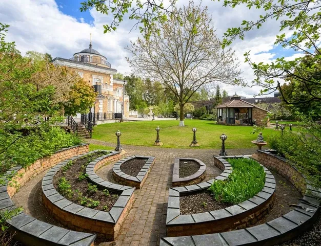 дом  в КП Третья Охота, 10 км от МКАД