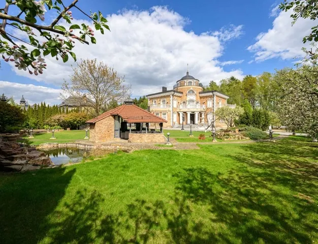 дом  в КП Третья Охота, 10 км от МКАД