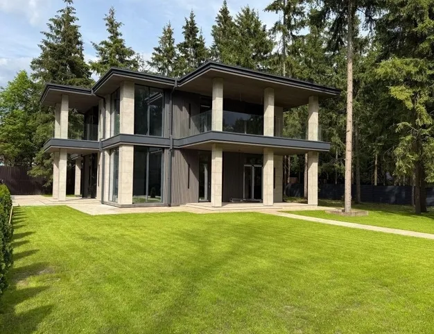 дом  в КП Лесные Зори, 25 км от МКАД