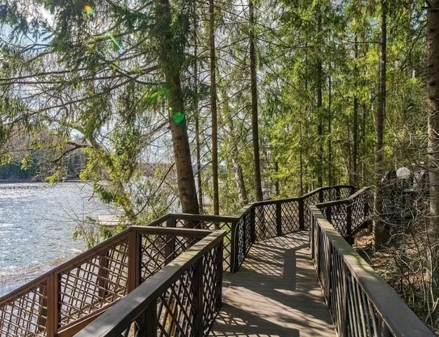 дом  в КП Новое Время, 45 км от МКАД