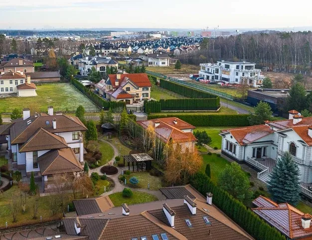 дом  в КП Третья Охота, 10 км от МКАД