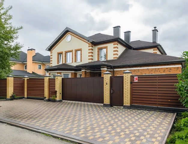 дом  в КП Заря, 16 км от МКАД