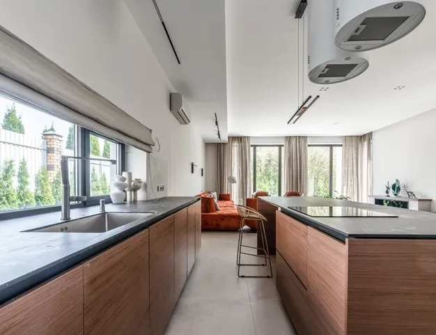 дом  в КП Заречный, 18 км от МКАД